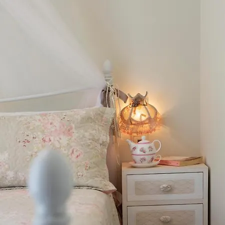 Thea Family 2 * Geni (Lefkada)